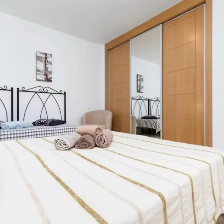 Tinajas No.6 Willa *